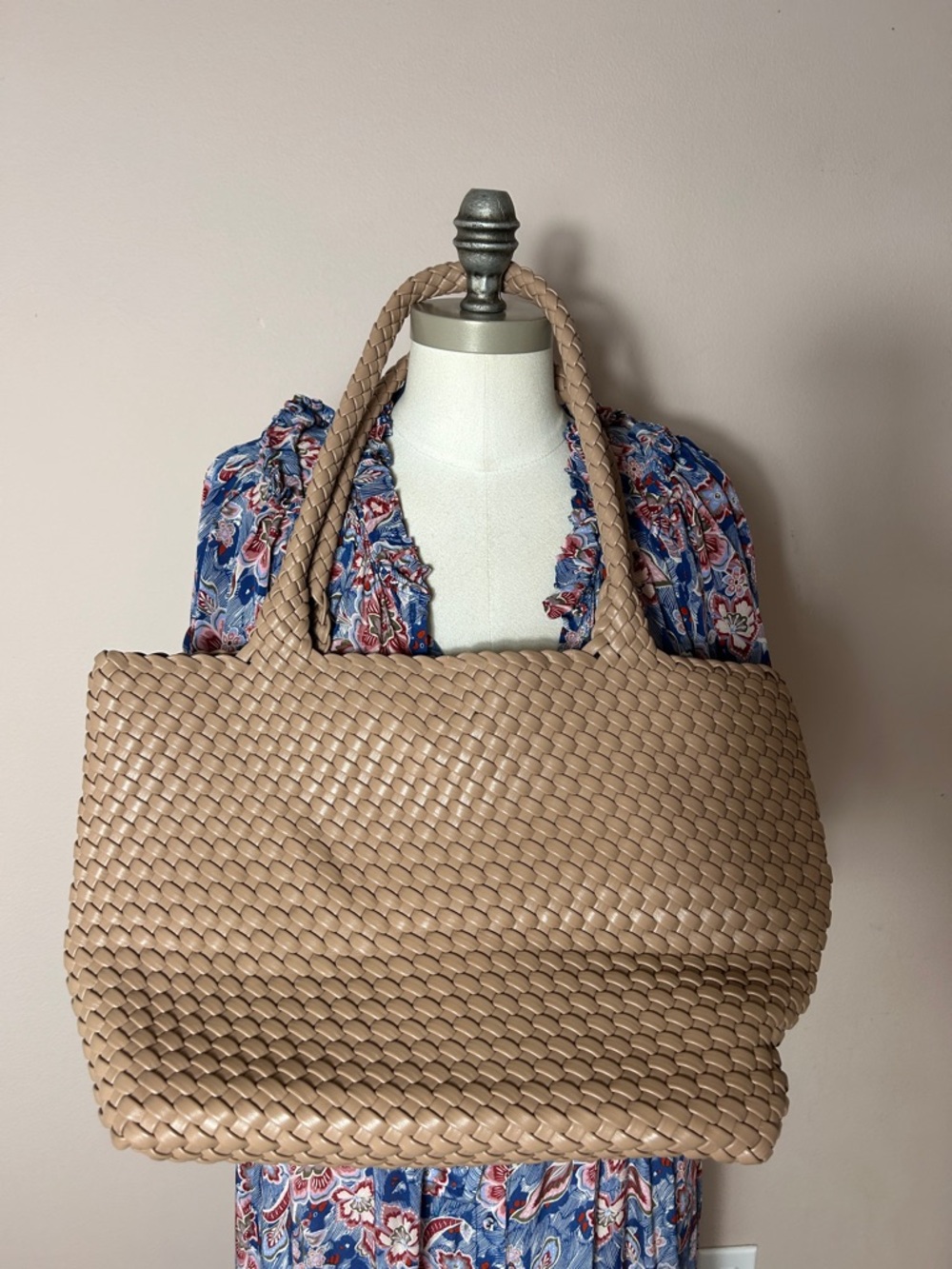 Beige Faux leather Woven Tote Handbag in Taupe mid size sturdy trendy bag - Picture 6 of 16